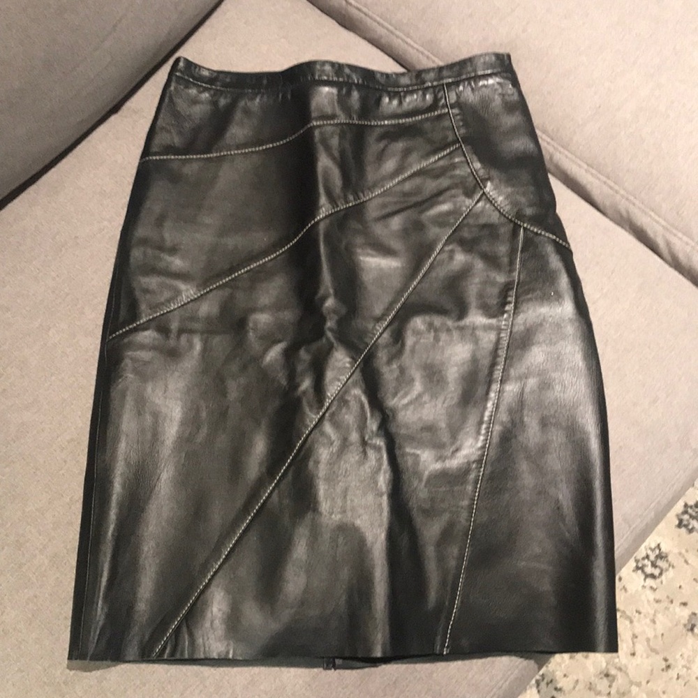 BCGG MAX AZRIA BLACK 100% LEATHER SKIRT